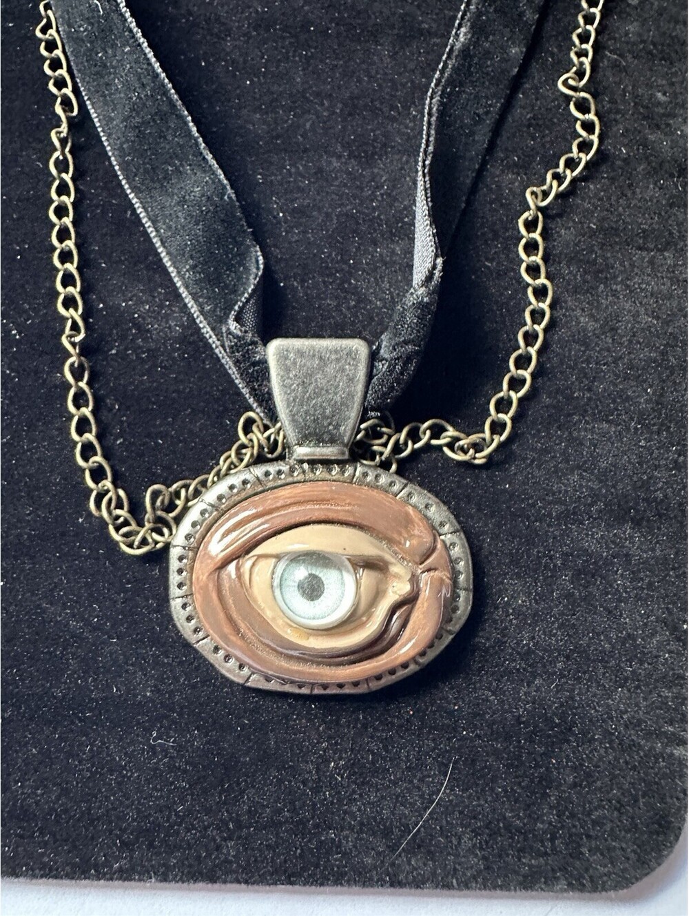 Winifred Sampson Hocus Pocus Disney Eye ChokerNecklace